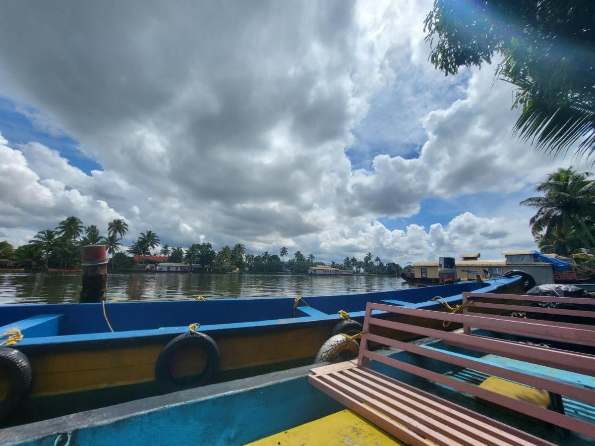 Sacred River Homestay Alappuzha Eksteriør bilde